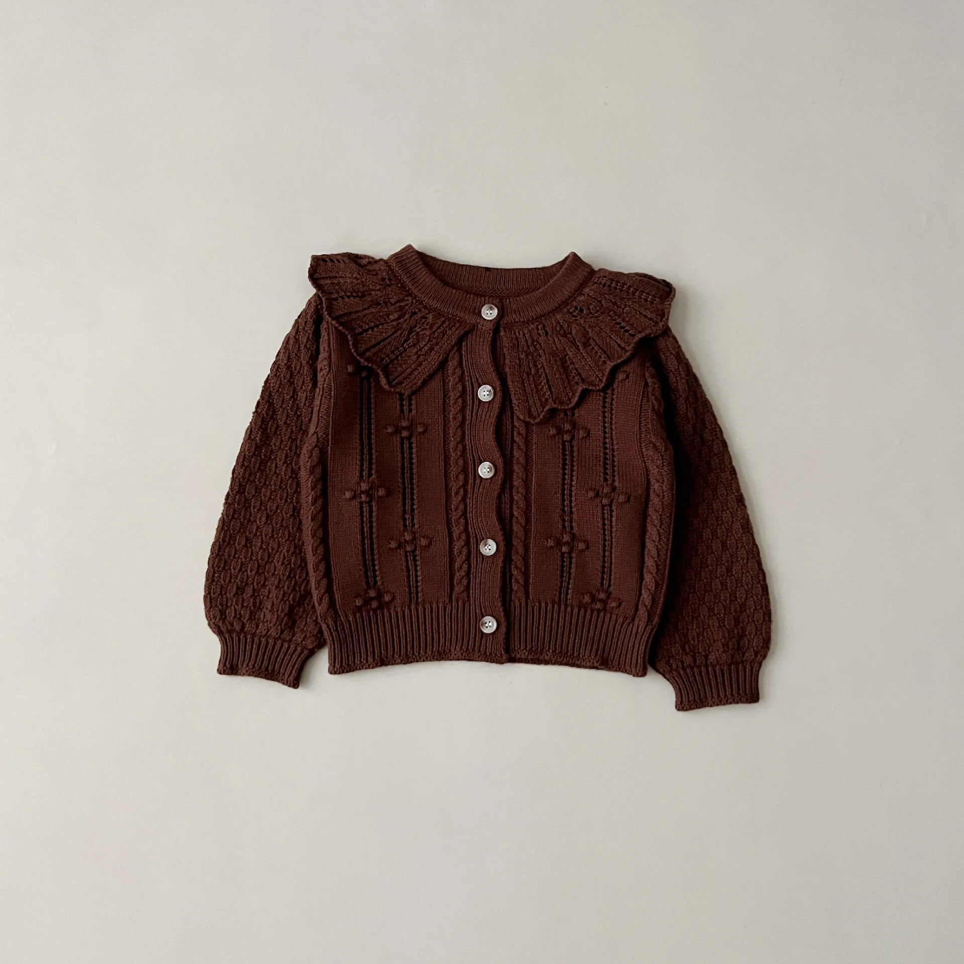 gilet fillette col claudine en tricot marron